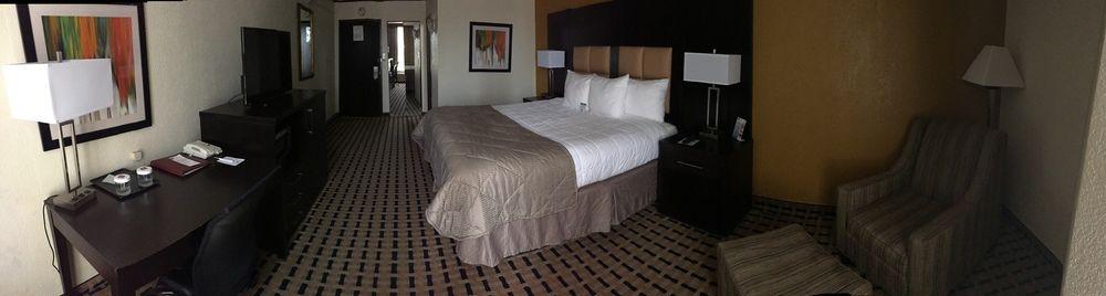 Clarion Pointe Lake Jackson - Clute Экстерьер фото