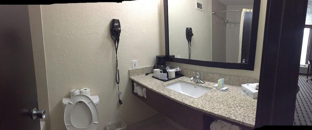 Clarion Pointe Lake Jackson - Clute Экстерьер фото