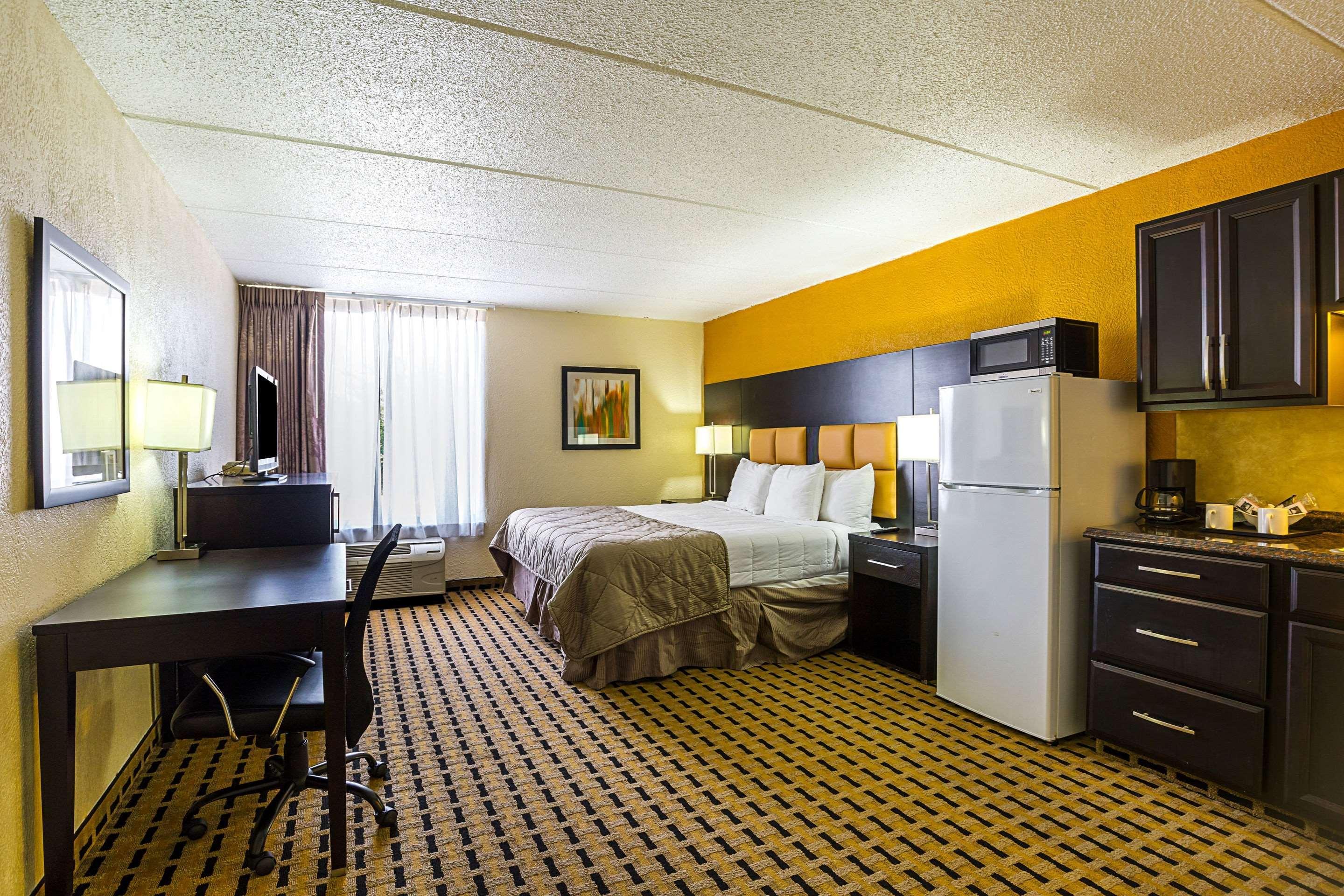 Clarion Pointe Lake Jackson - Clute Экстерьер фото