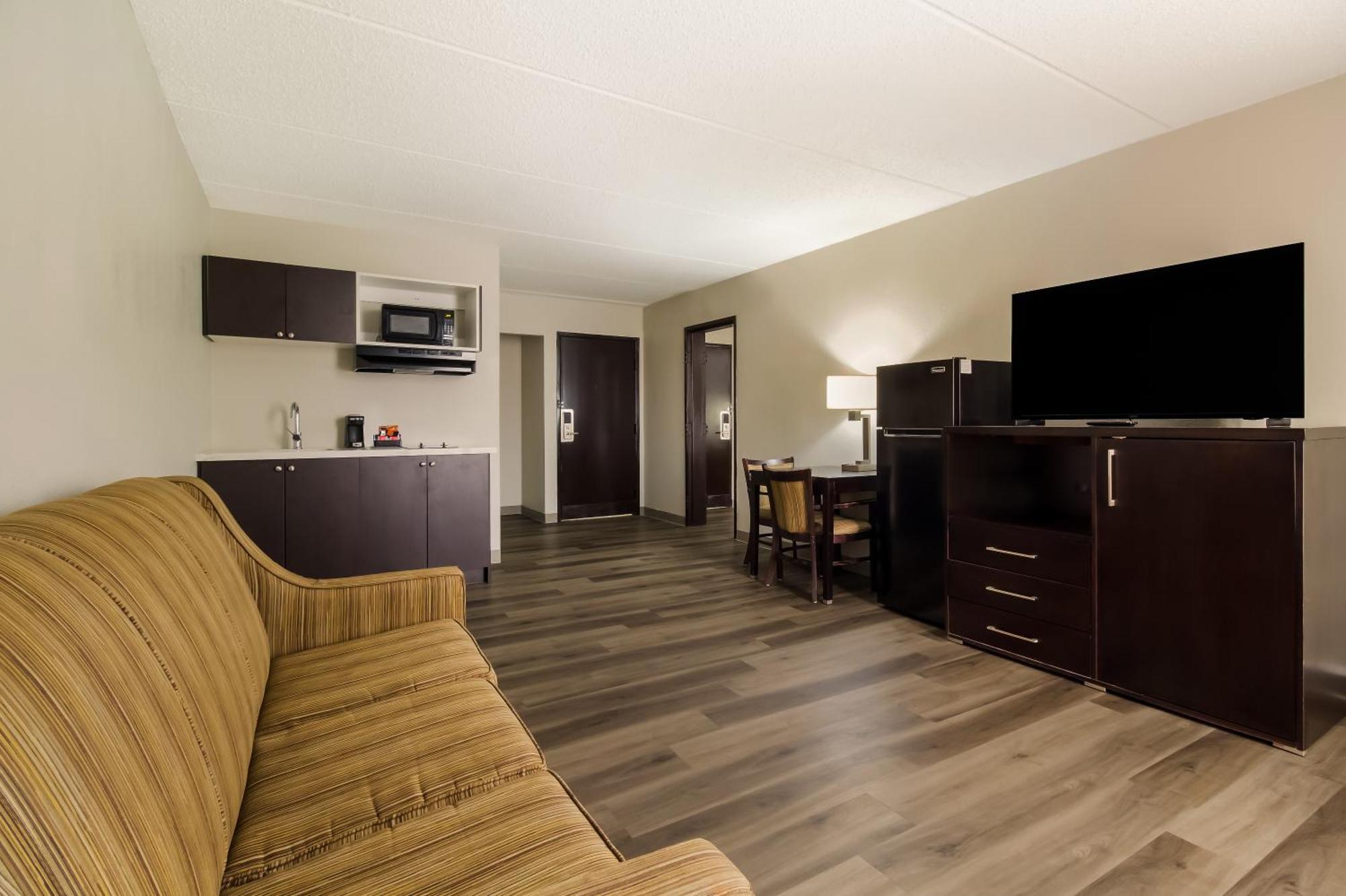 Clarion Pointe Lake Jackson - Clute Экстерьер фото