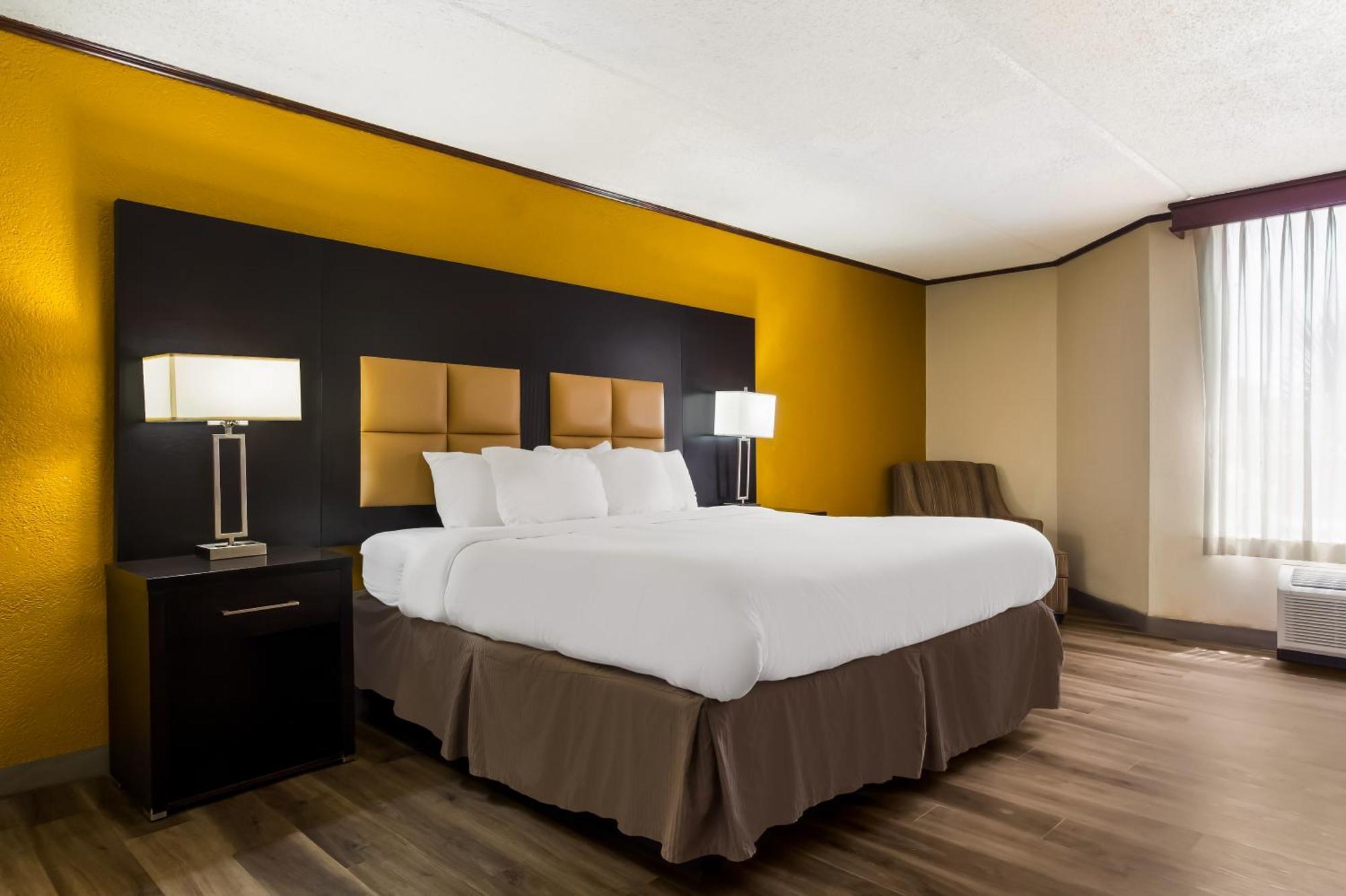 Clarion Pointe Lake Jackson - Clute Экстерьер фото